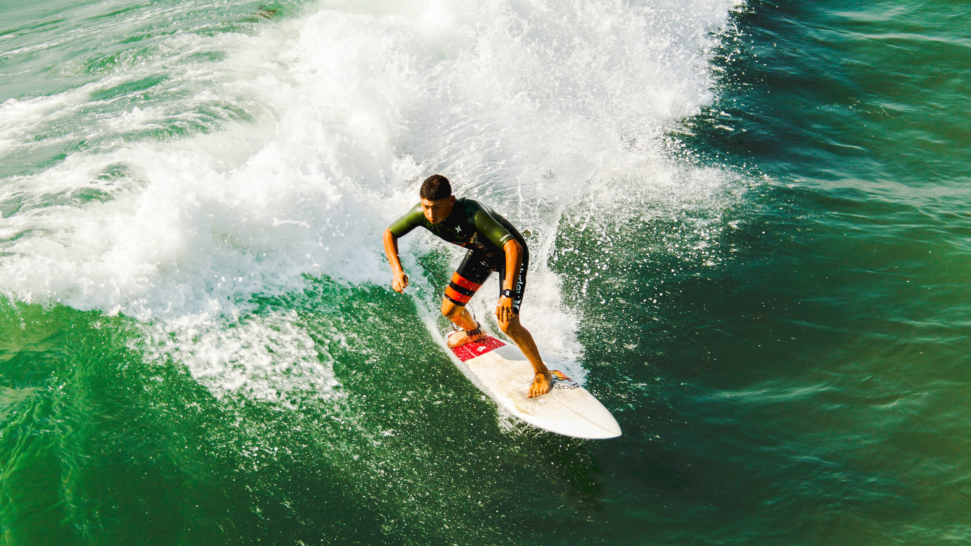 活塞全面压制鹈鹕，浓眉成为关键先生