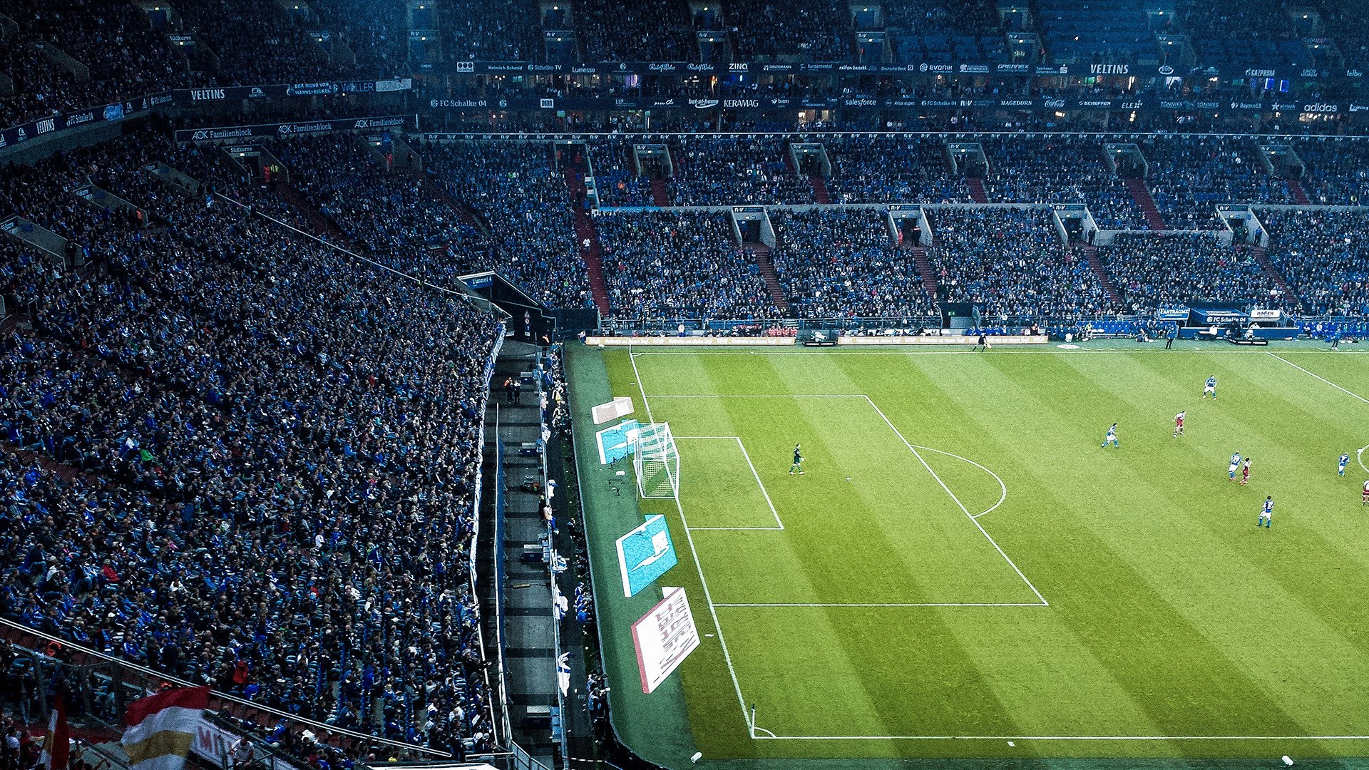 开云体育在线-萨卡关键战不手软，英格兰险胜乌克兰背后的战术博弈